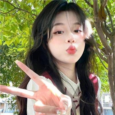 拥抱太阳的月亮